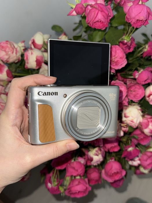 Камера Canon SX740 HS