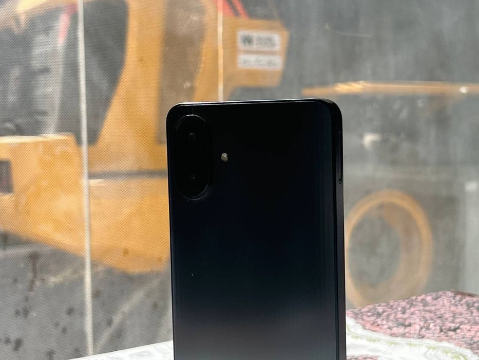 продается samsung a07 с коробкой