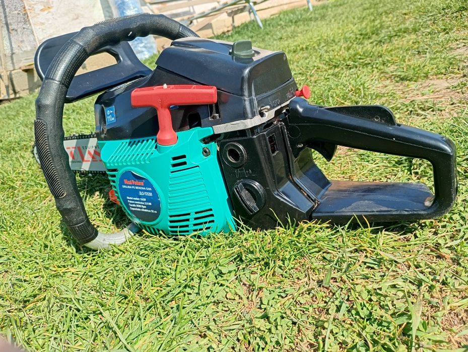 Vând Drujba Micul Pădurar In Stare De Funcționare preț 200 lei fix