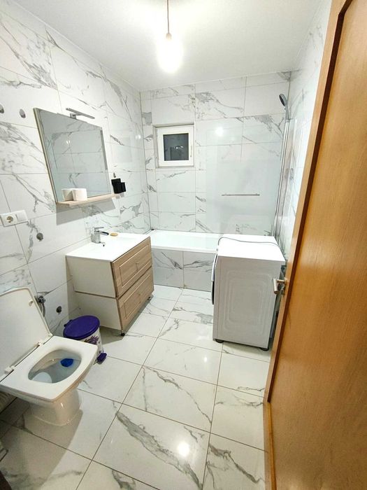 Apartament 3 camere, Floresti, langa VIVO.