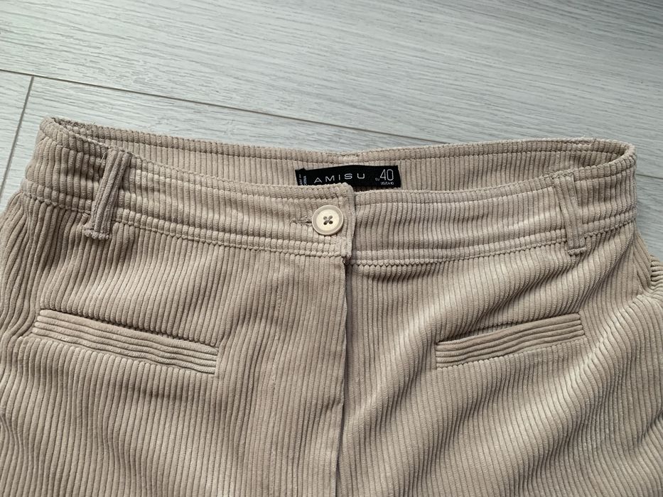 Pantaloni superbi