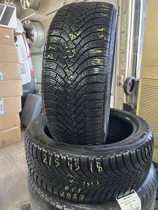 Гуми 215/45/18 Зимни Falken  2 броя