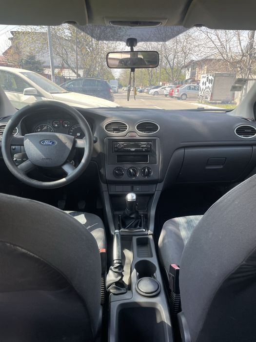 Ford Focus 2005 berlina cu hayon