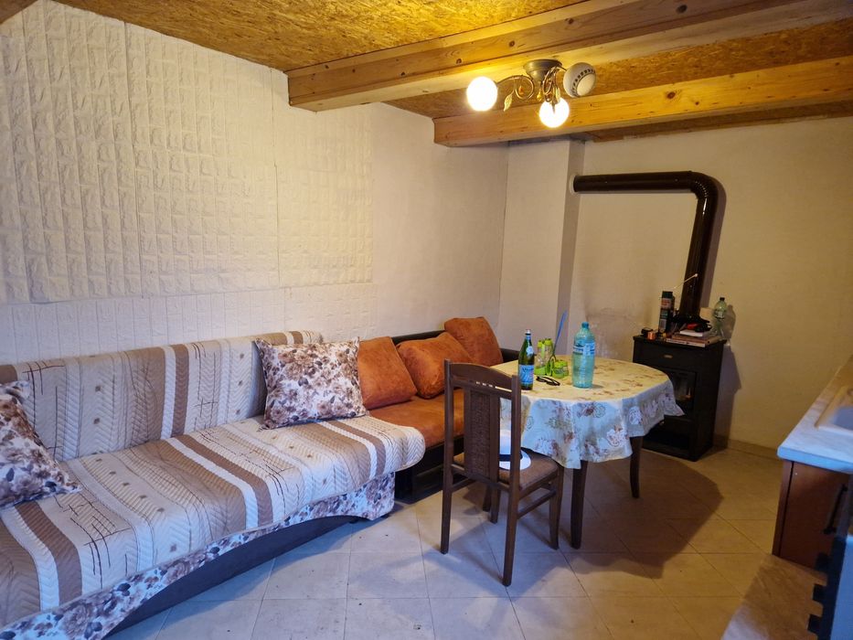 Продава се Къща в с. Златовръх, Област Пловдив - 50 кв.м за 867 €/кв.м - Снимка #1