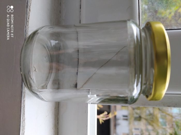 Продавам буркани и шишета различни видове