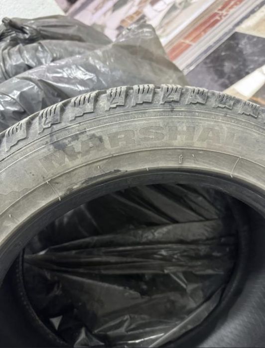 Продам комплект зимних шин