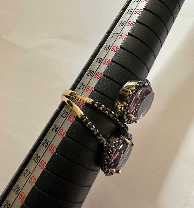 Inel din aur, decorat cu ametiste și cubic zirconia