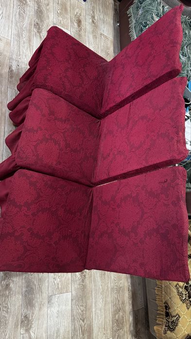 Прдам стол стульями