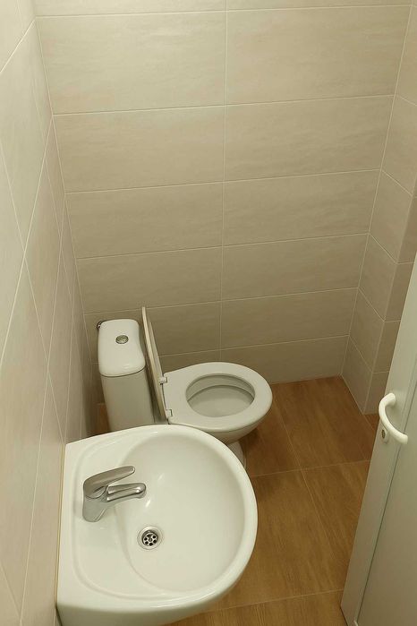 Лепене на плочки и ремонт на баня