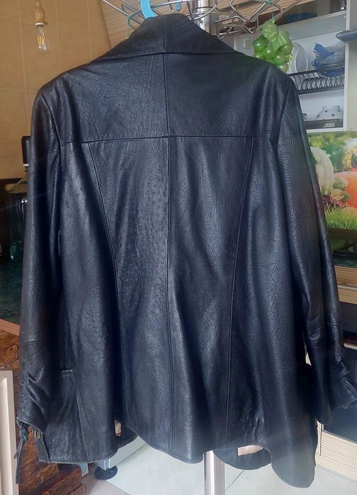 Продаётся кожаная женская куртка