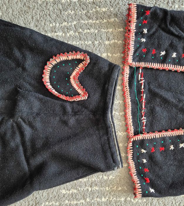 Костюмчето от баба:соц носталгия, ръчна изработка,вълна