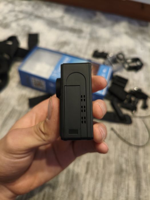 Экшен камера почти новый