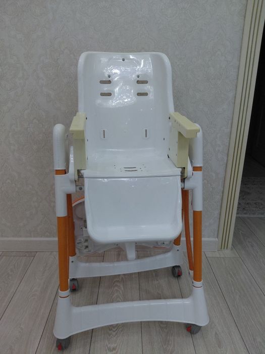 Стол детский для питания