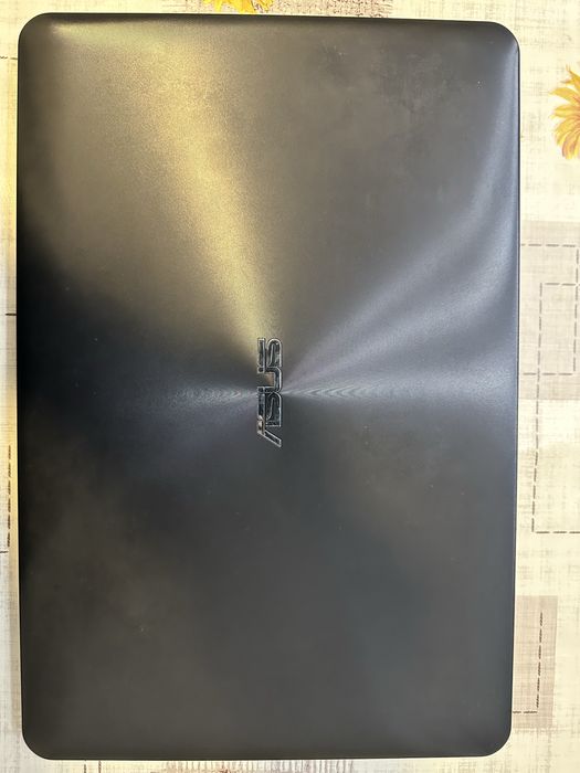 Laptop Asus X555L