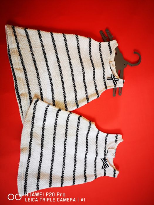 Дрехи за момичета близнаци