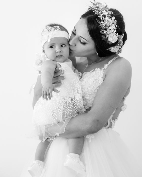 ФоторгаФски услуги (сватбена и портретна фотография)