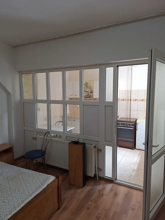 de vinzare garsoniera  toate utilitățile