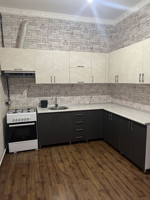 Kotedj sotiladi 1,33 sotx 5xona va oshxona yashashga tayyor uy