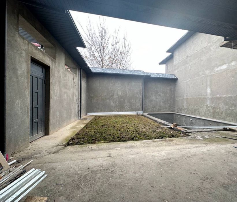 Метро Буюк Ипак Йули, Британская школа Дом 430 кв.м