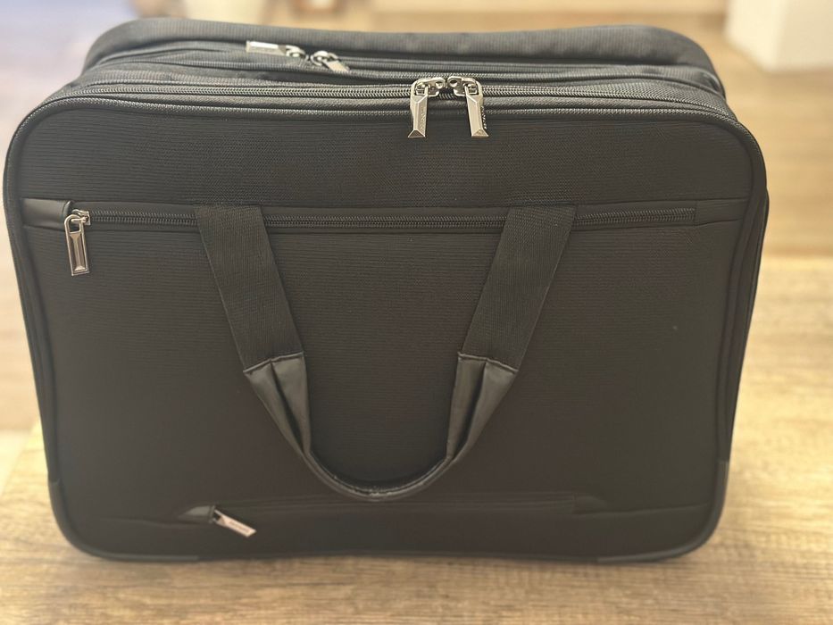 Geantă leptop premium Samsonite XBR
Bailhandle 3C Expandable 15.6