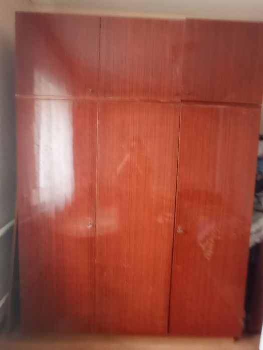 Спальный гарнитур, стол, стулья