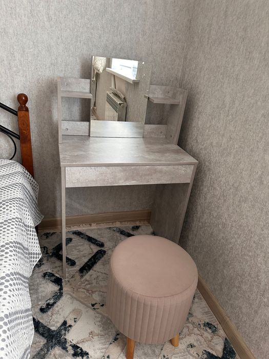 Туалетный столик