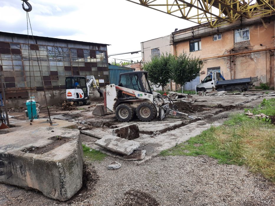 Inchiriez Bobcat demolari picon taiem beton asfalt basculanta 3,5t mo