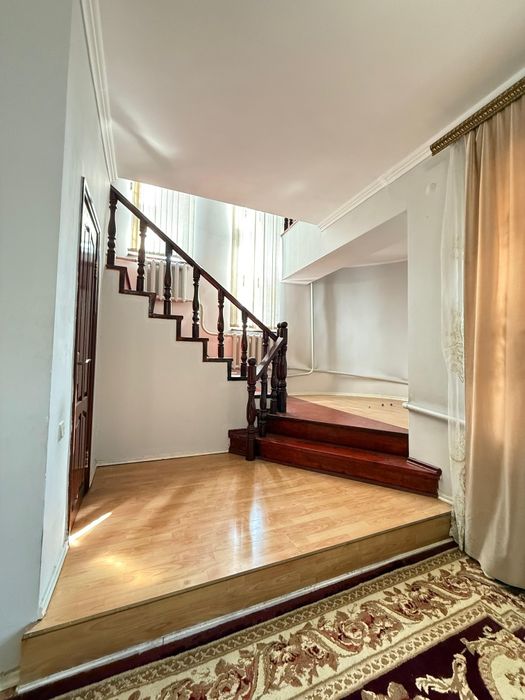 Продам 2 х этажный дом