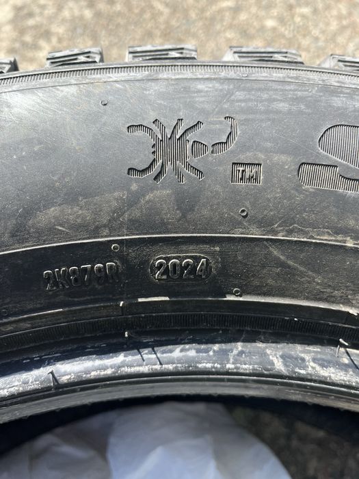 Pirelli  scorpion ice zero 2