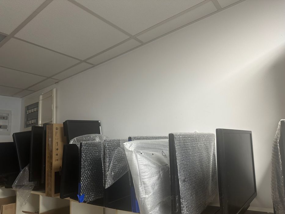 Монитори за компютри: Hp, Acer, Fujitsu, BENQ, Dell и др. - 30euro
