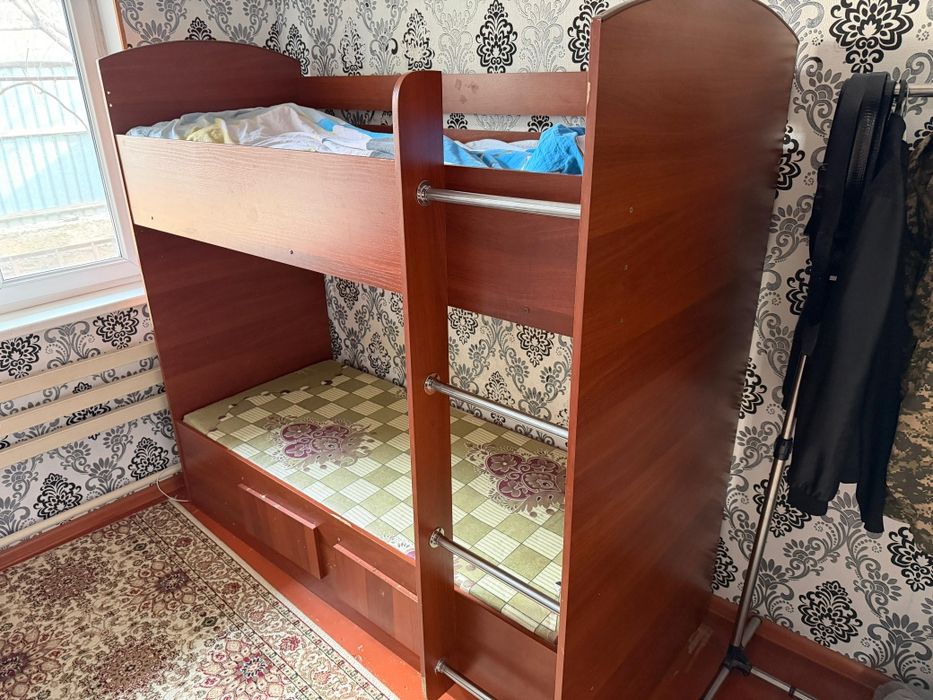 Продам диван и детский кровати