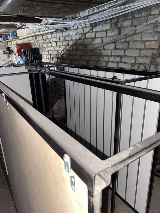 Продам две стойки с панелями