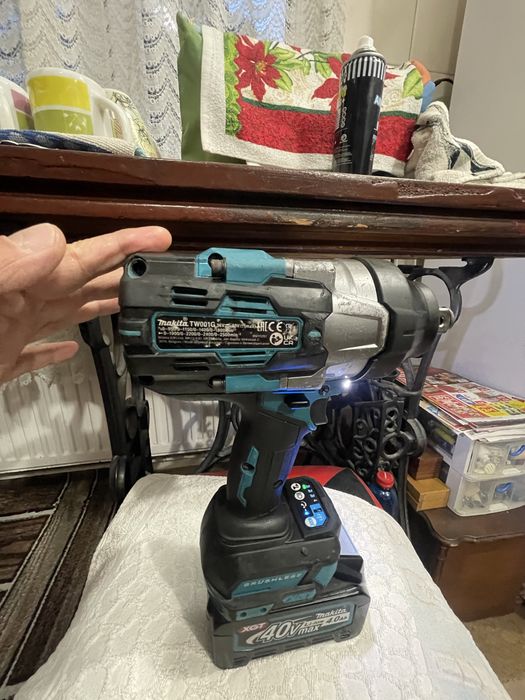 Makita tw001G.    Impact 40 v