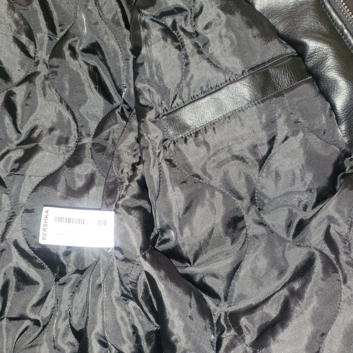 Дамско кожено яке Bershka - модерно, като ново