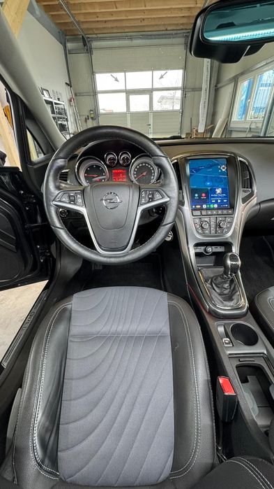 Opel Astra J Sport Tourer