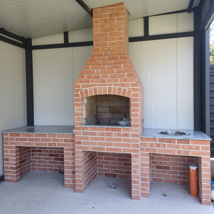 Execut șeminee,cuptoare rustice și grătare de curte