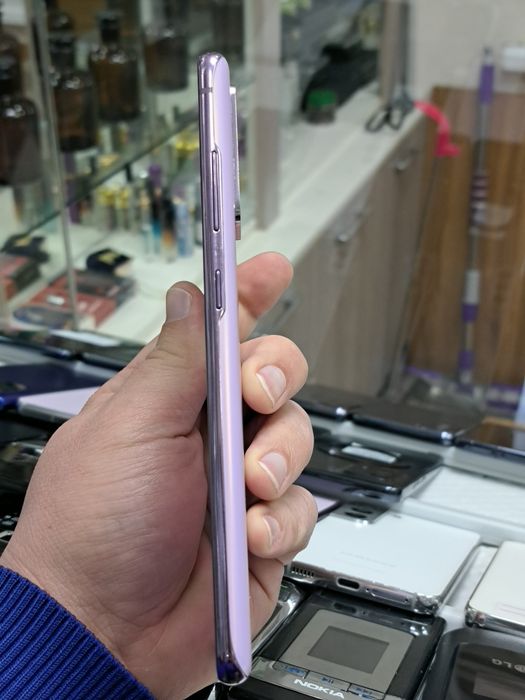 Samsung S20 fe xotirasi 6/128GB