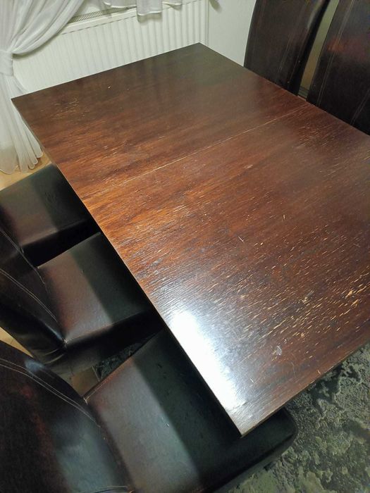 Masa si scaune din lemn masiv