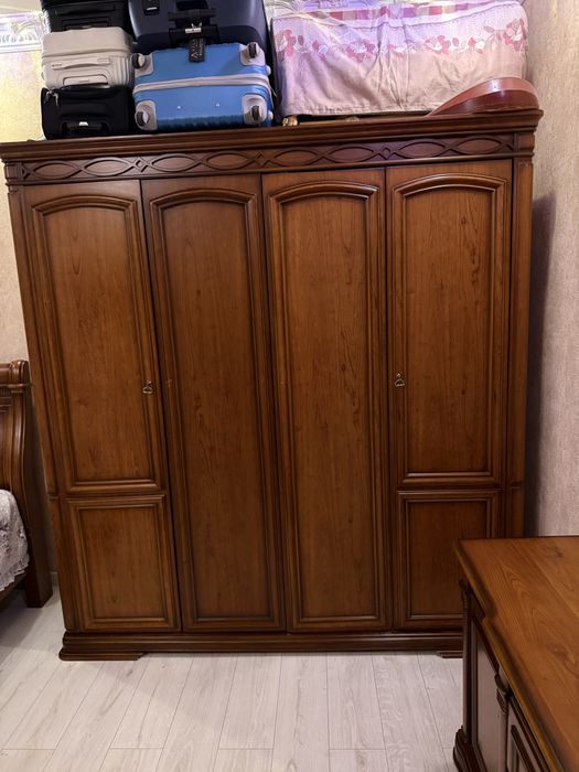 Продается спальня гарнитура