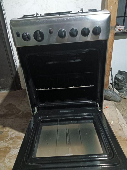 Продам газ плиту