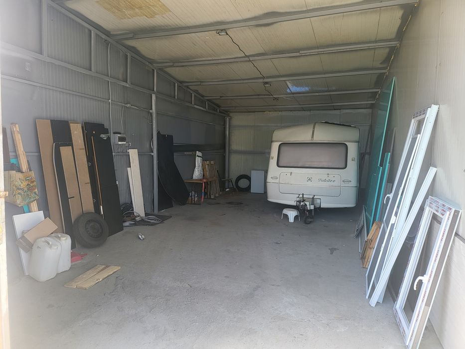 Garaj depozitare 60 mp = 200 e