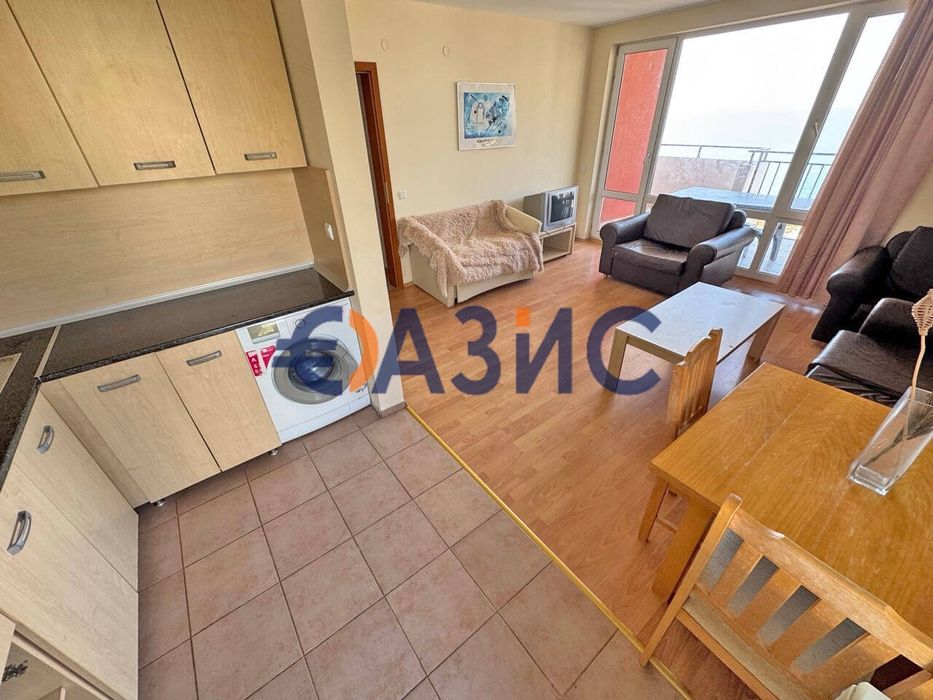 Продава се Двустаен апартамент в Свети Влас - 74 кв.м за 1487 €/кв.м - Снимка #2