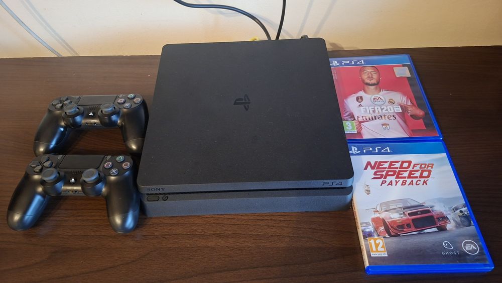 Ps4 slim 1Tb cu 2 controlle