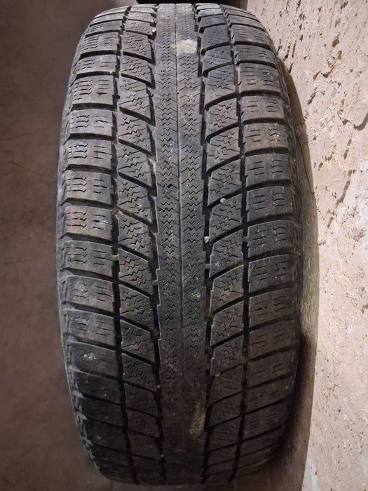 4 бр зимни гуми 225/60/17 (2 Laufenn + 2 Triangle) (цена за комплекта)
