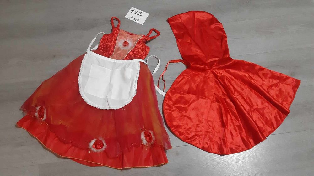 Costum Scufita Rosie - marime 5 - 10 ani