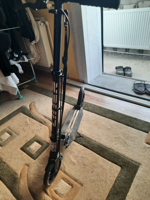 Vand trotineta REVEN