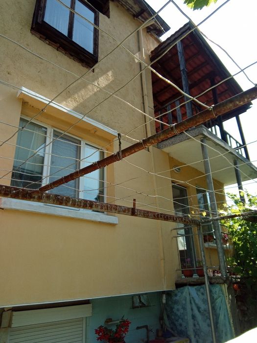 Продава се Къща в Панагюрище - 210 кв.м за 429 €/кв.м - Снимка #1