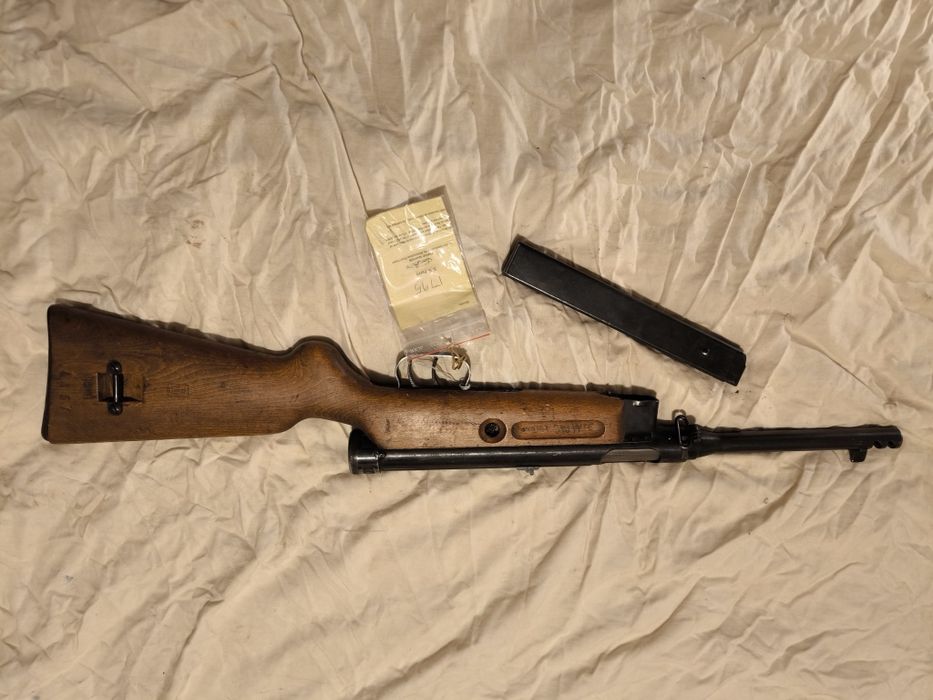 Обезопасен автомат Bereta ot VSV. картечен пистолет, пушка, карабина