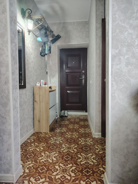 Срочно продаётся 1 пер в 2 ком квартира. Буз 2. ЭКО базар.Ялангач