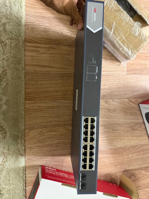 16-портовый коммутатор Hikvision